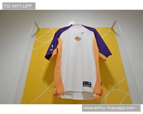 科比亲穿24号球衣拍出889万美元创纪录06年仅售10000美元