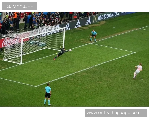 科贝分析巴萨与奥维耶多比赛判罚霍安加西亚触球不算点球犯规